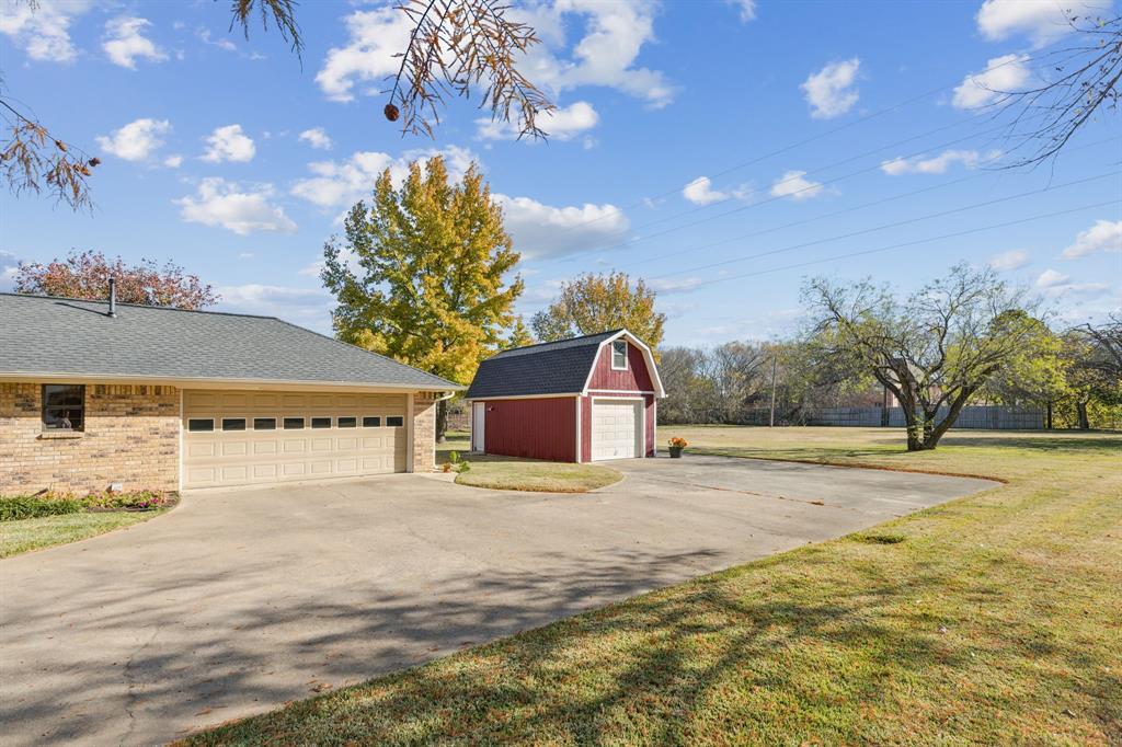 Emerald Circle, Southlake real photo 2