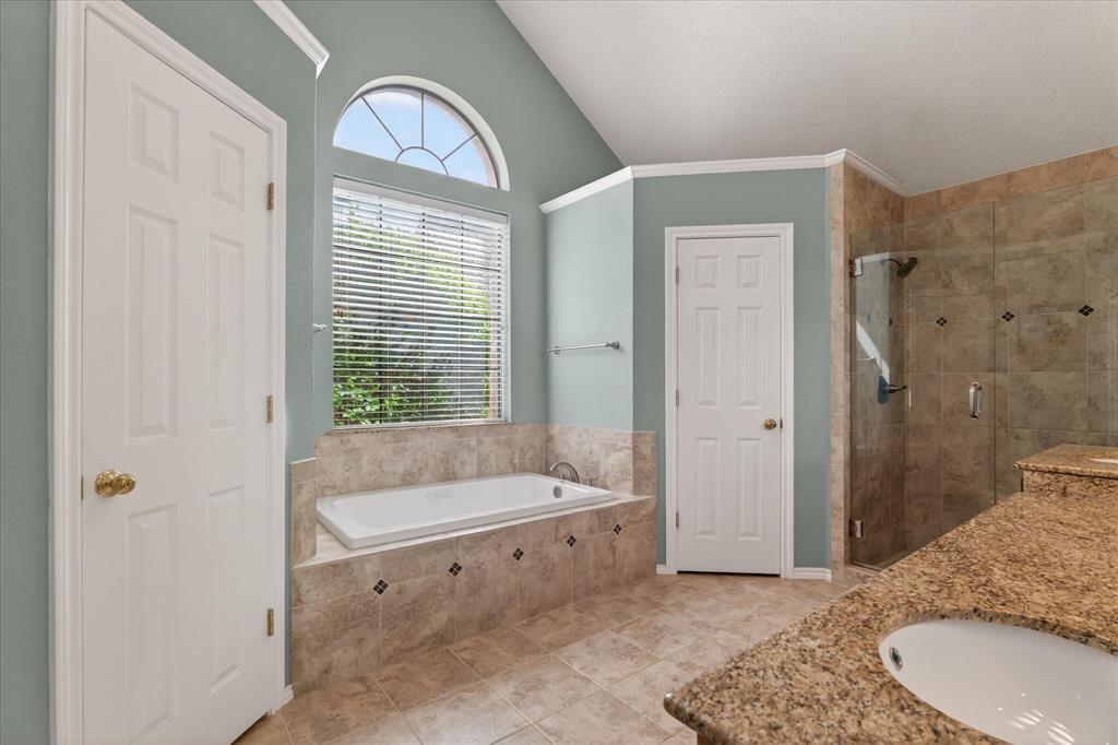 Hillside Court, Southlake real photo 4