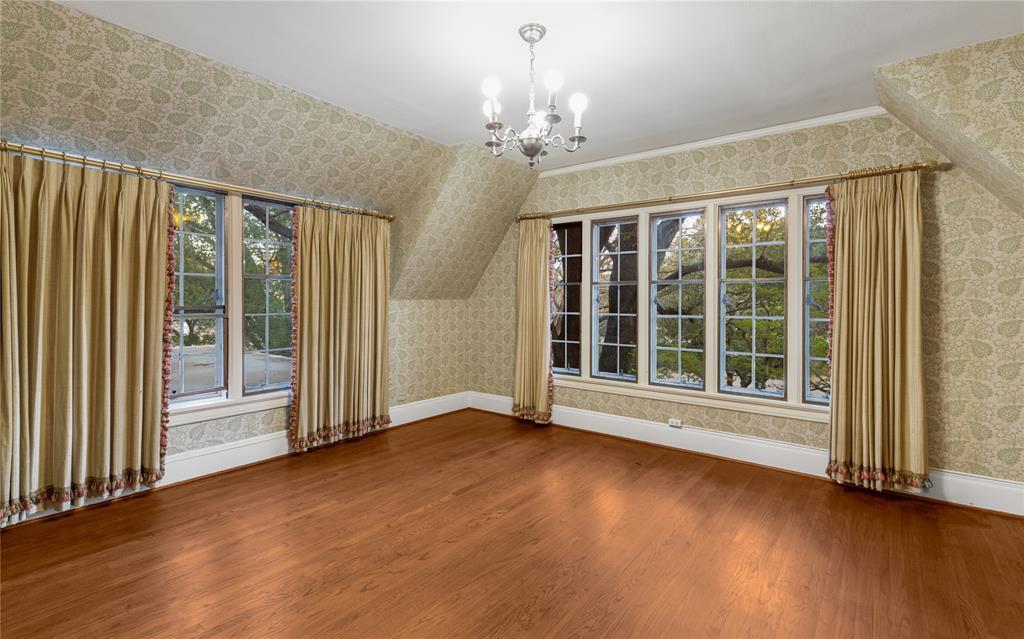 Highland Park Cottage real photo 3